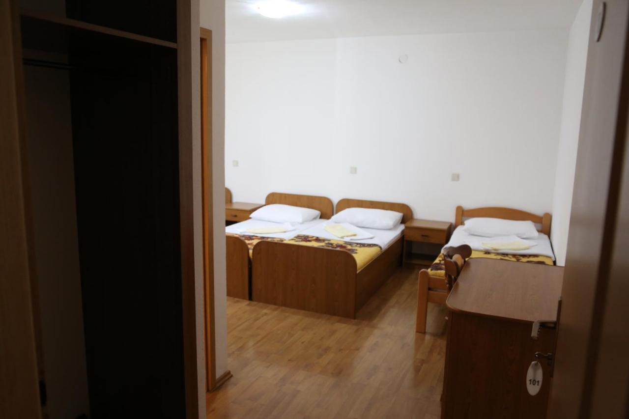 Hotel Pansion Devotions à Međugorje Extérieur photo