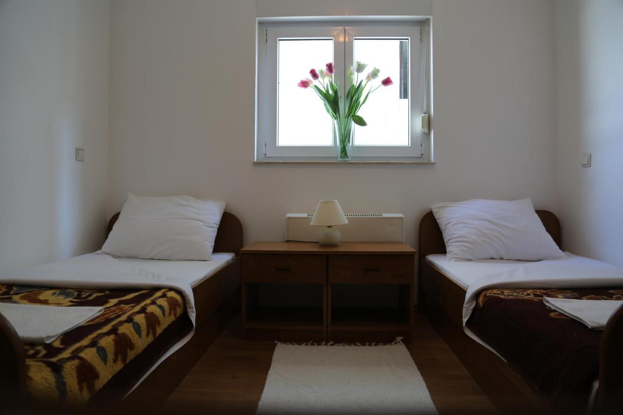 Hotel Pansion Devotions à Međugorje Extérieur photo